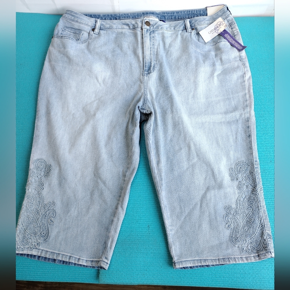 NWT Catherines Women's High Rise Capri Jeans Embroidered 26WP